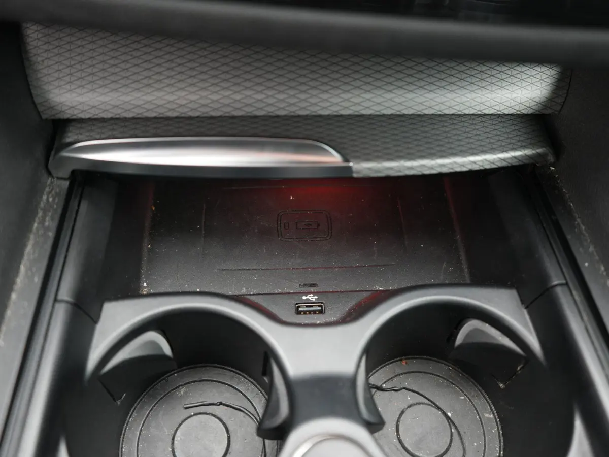 540i xDrive High Executive M-PAKKET | ACC | 360 CAMERA | KEYLESS | PANORAMADAK | LEDER | HUD | STUUR&STOEL VERWARMING | MEMORY STOELEN |