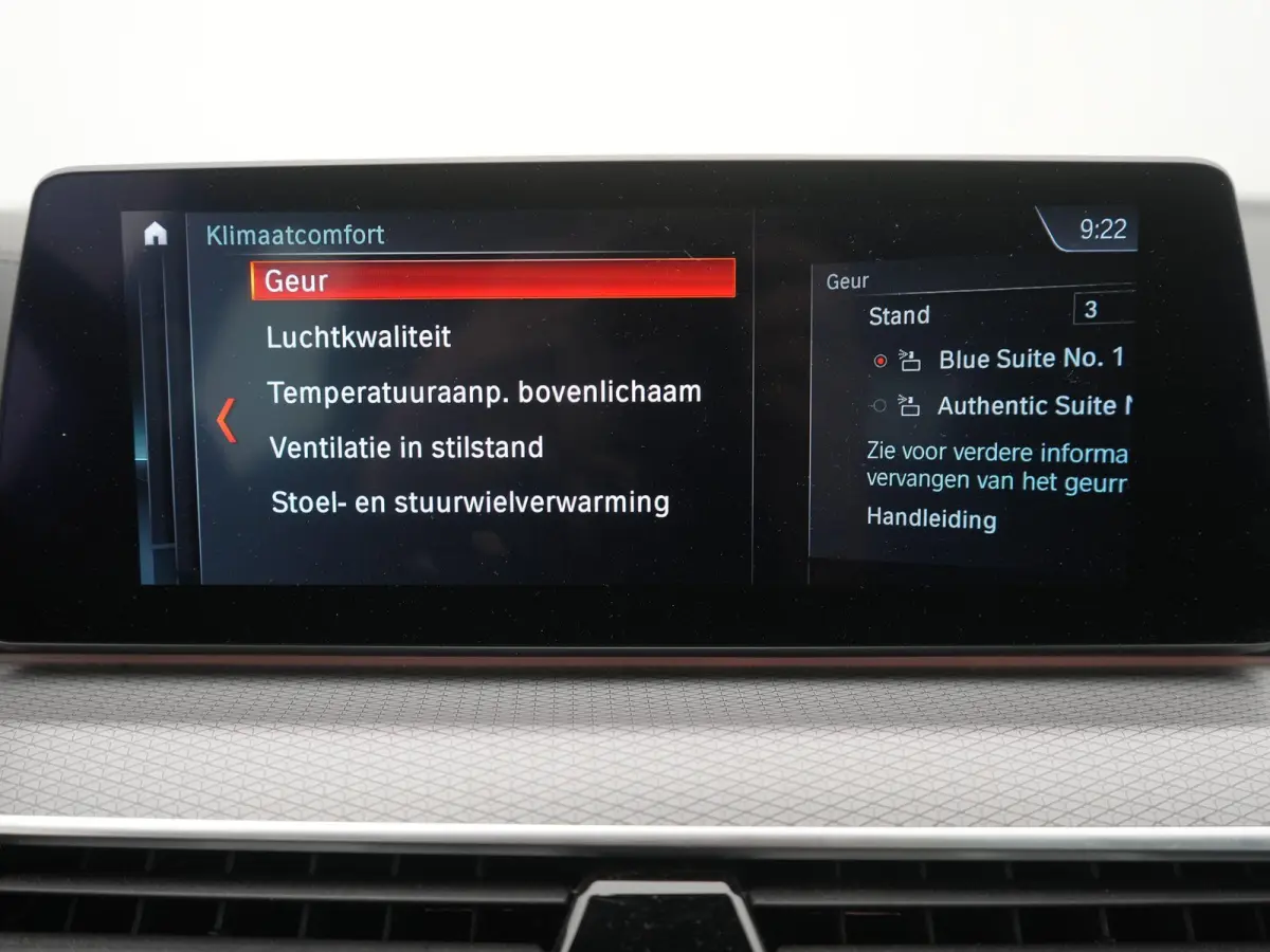 540i xDrive High Executive M-PAKKET | ACC | 360 CAMERA | KEYLESS | PANORAMADAK | LEDER | HUD | STUUR&STOEL VERWARMING | MEMORY STOELEN |