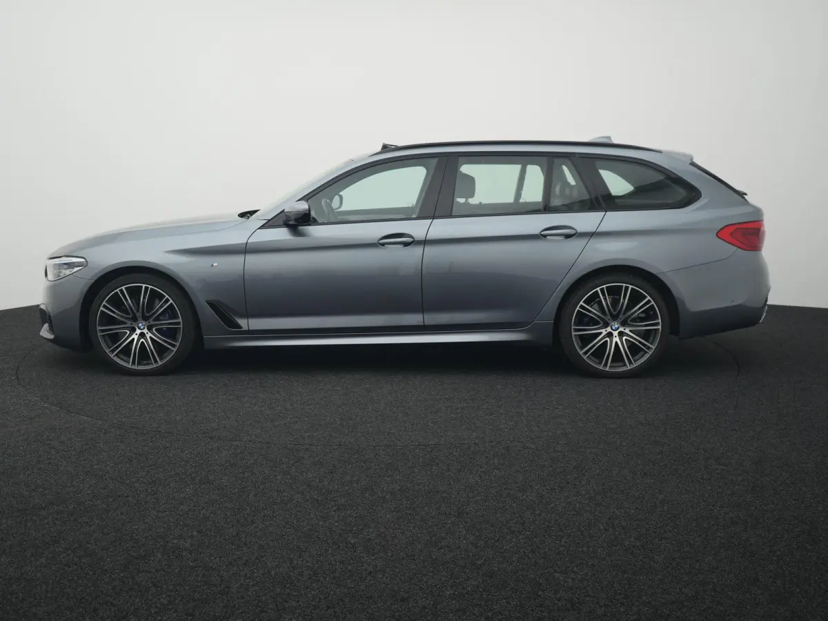 540i xDrive High Executive M-PAKKET | ACC | 360 CAMERA | KEYLESS | PANORAMADAK | LEDER | HUD | STUUR&STOEL VERWARMING | MEMORY STOELEN |
