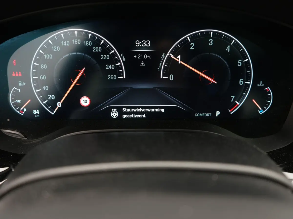 540i xDrive High Executive M-PAKKET | ACC | 360 CAMERA | KEYLESS | PANORAMADAK | LEDER | HUD | STUUR&STOEL VERWARMING | MEMORY STOELEN |