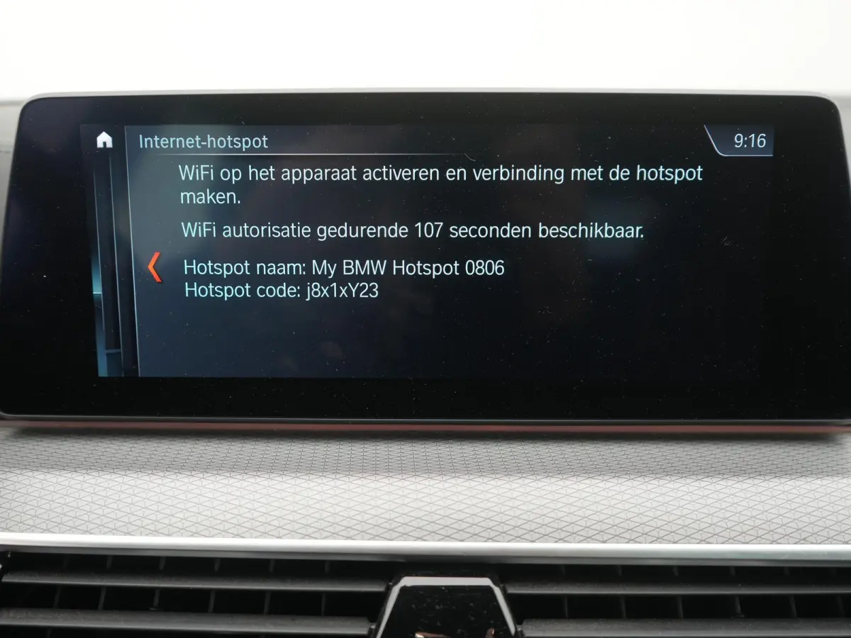 540i xDrive High Executive M-PAKKET | ACC | 360 CAMERA | KEYLESS | PANORAMADAK | LEDER | HUD | STUUR&STOEL VERWARMING | MEMORY STOELEN |