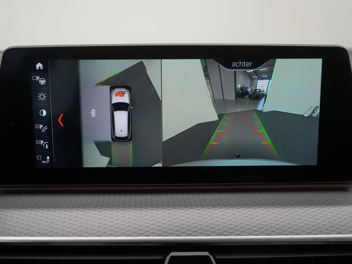 540i xDrive High Executive M-PAKKET | ACC | 360 CAMERA | KEYLESS | PANORAMADAK | LEDER | HUD | STUUR&STOEL VERWARMING | MEMORY STOELEN |