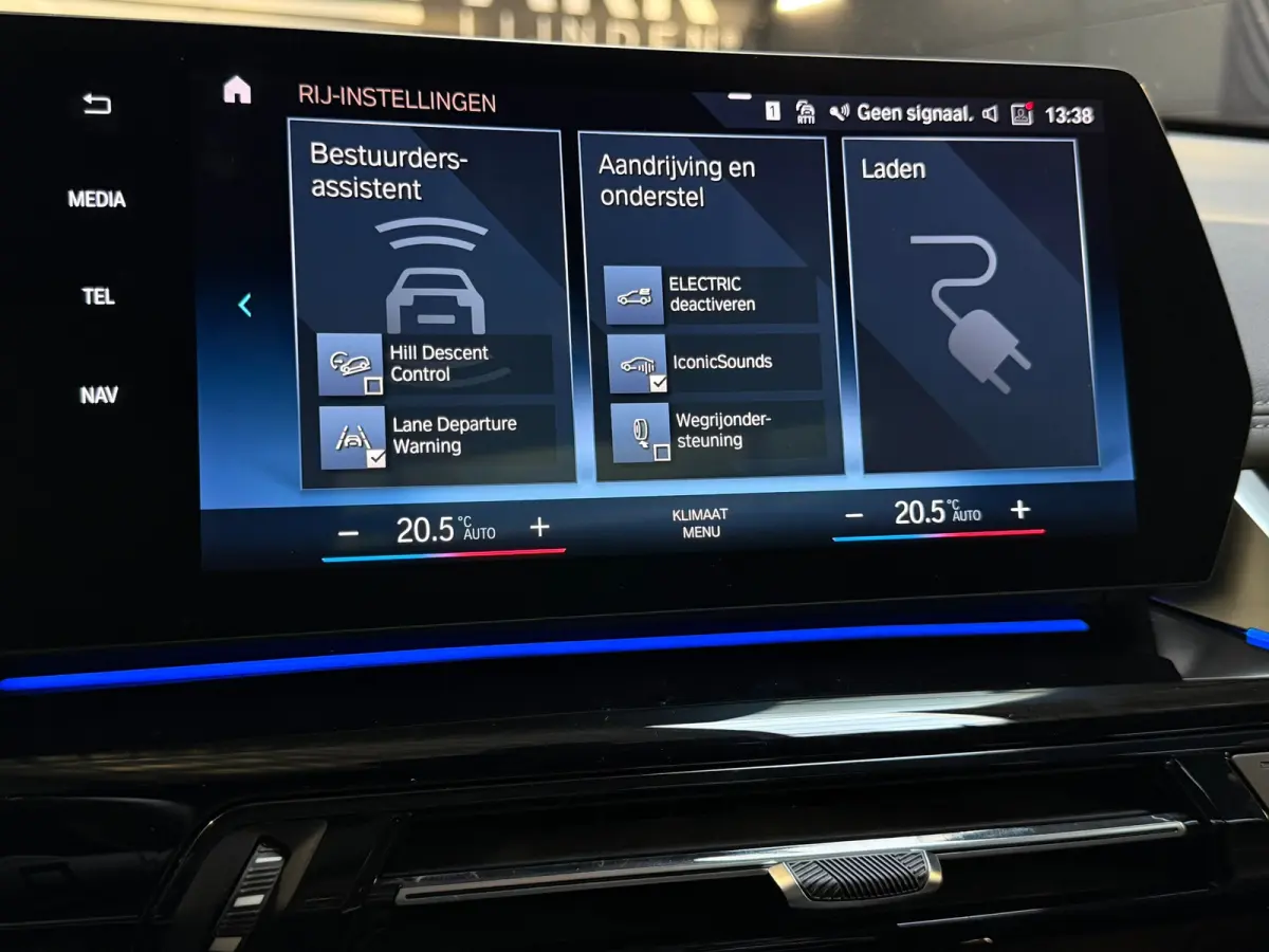 XDrive25e |M-Sport|PANO|HuD|H&K|MASSAGE|360 CAMERA|KEYLESS|21 INCH|PLUG IN HYBRIDE|SFEERVERLICHTING|DEALER ONDERHOUDEN|VOL!
