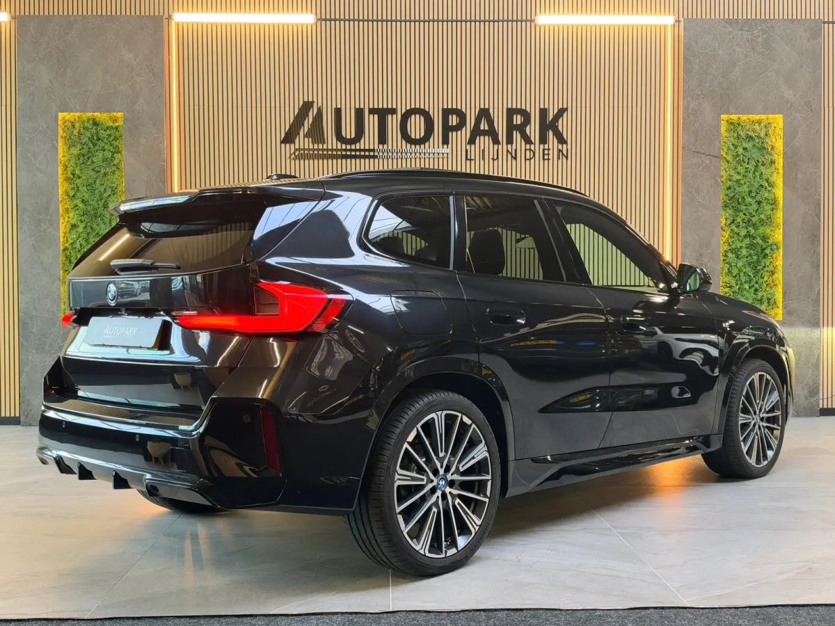 XDrive25e |M-Sport|PANO|HuD|H&K|MASSAGE|360 CAMERA|KEYLESS|21 INCH|PLUG IN HYBRIDE|SFEERVERLICHTING|DEALER ONDERHOUDEN|VOL!