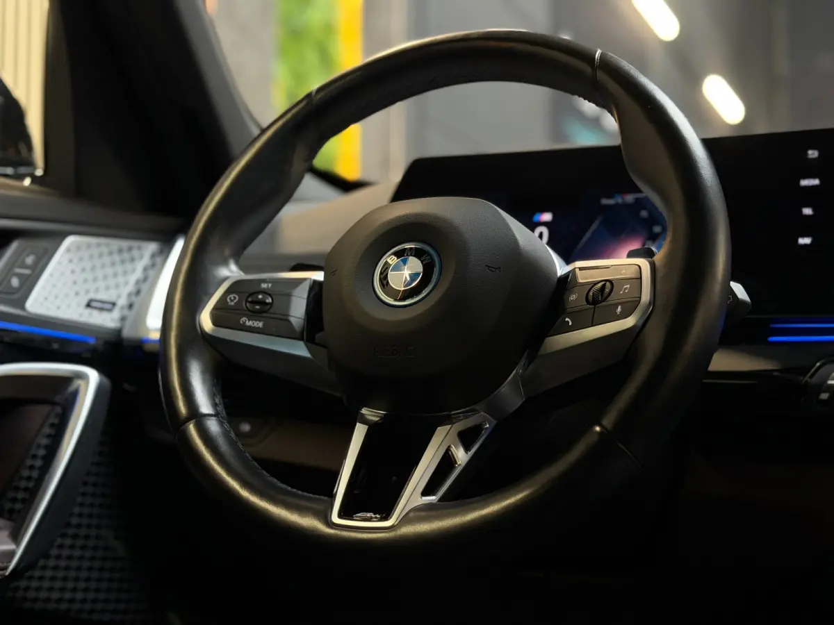 XDrive25e |M-Sport|PANO|HuD|H&K|MASSAGE|360 CAMERA|KEYLESS|21 INCH|PLUG IN HYBRIDE|SFEERVERLICHTING|DEALER ONDERHOUDEN|VOL!