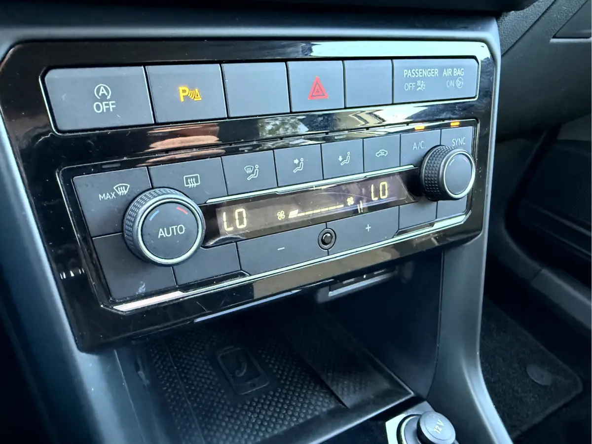 1.0 TSI Life Virt.Dash, App Connect, Climate Controll