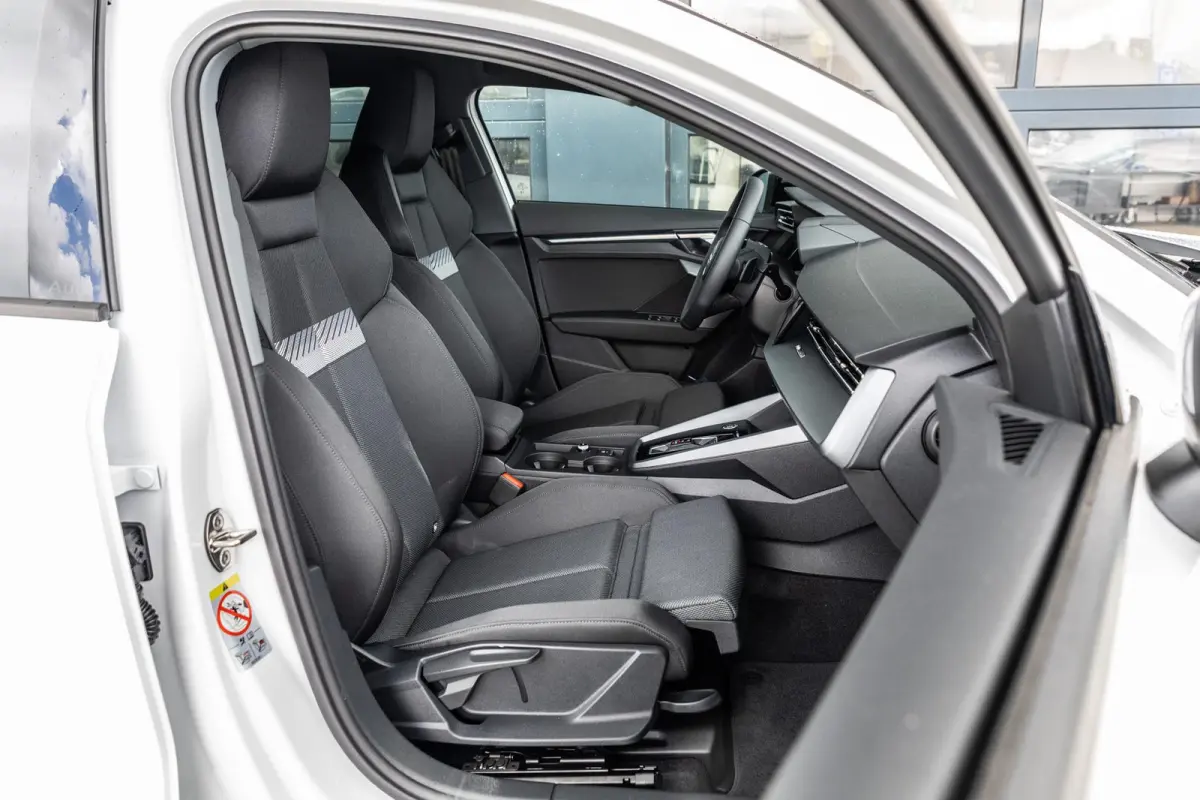 30 TFSI 115pk Pro Line | Stoelverwarming | 18" Velgen