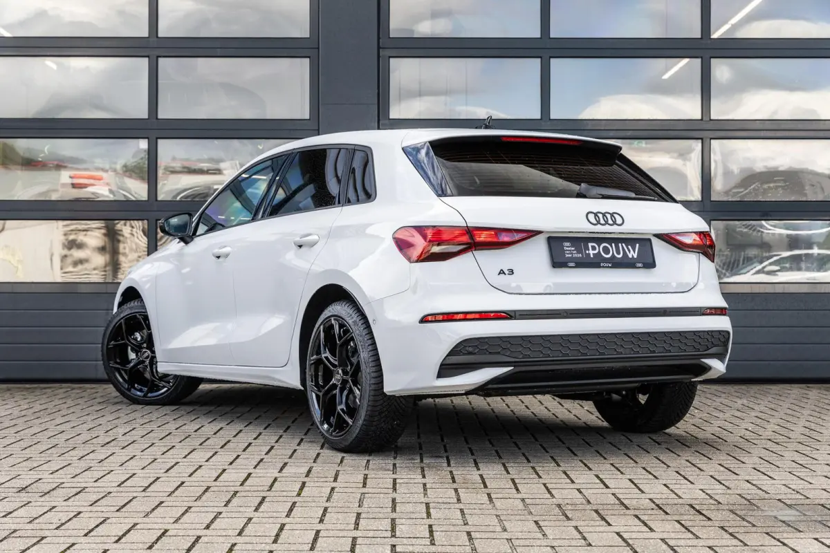 30 TFSI 115pk Pro Line | Stoelverwarming | 18" Velgen