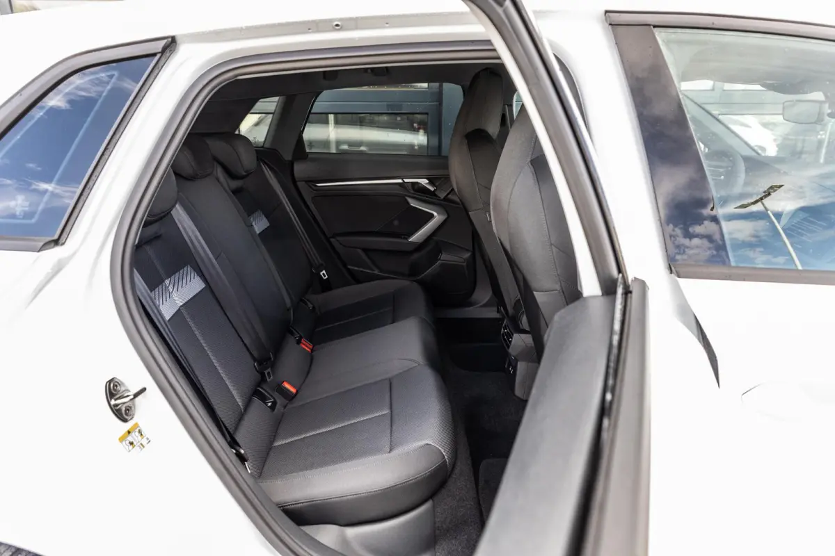 30 TFSI 115pk Pro Line | Stoelverwarming | 18" Velgen