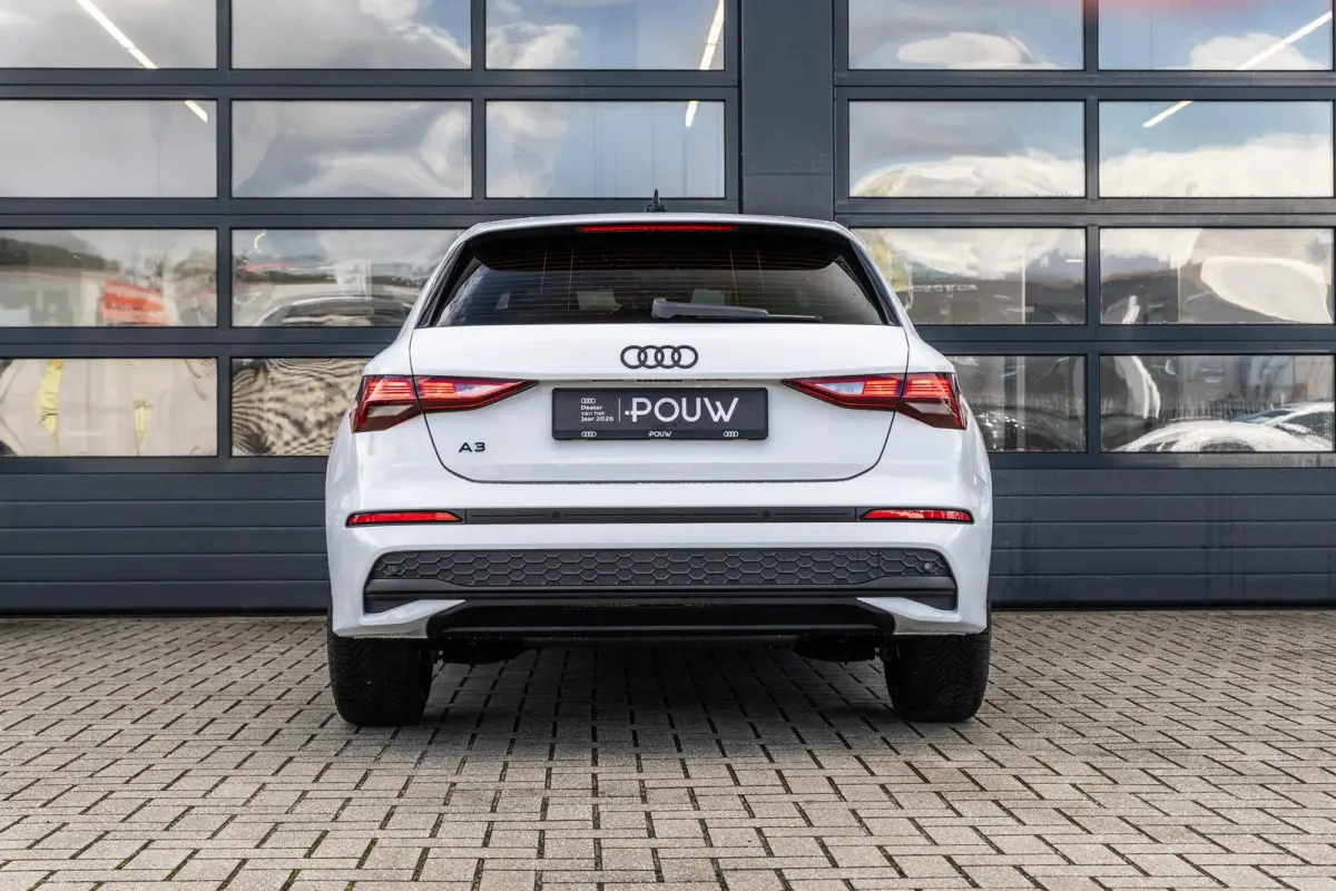30 TFSI 115pk Pro Line | Stoelverwarming | 18" Velgen