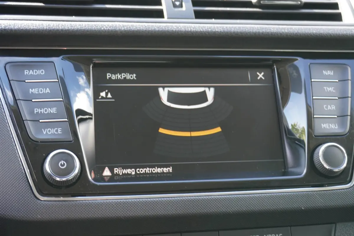 1.0 TSI 95pk Ambition | Airco | Navigatie | SmartLink | Cruise Control