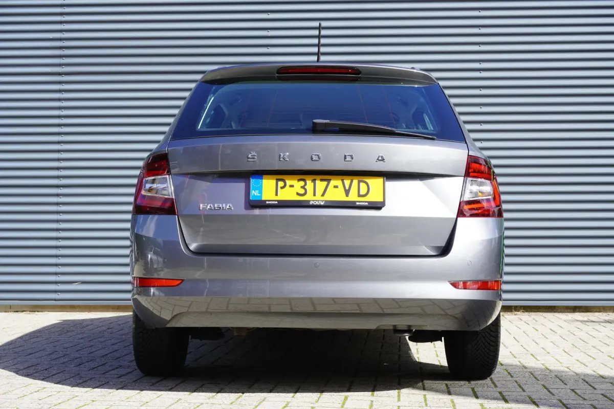 1.0 TSI 95pk Ambition | Airco | Navigatie | SmartLink | Cruise Control
