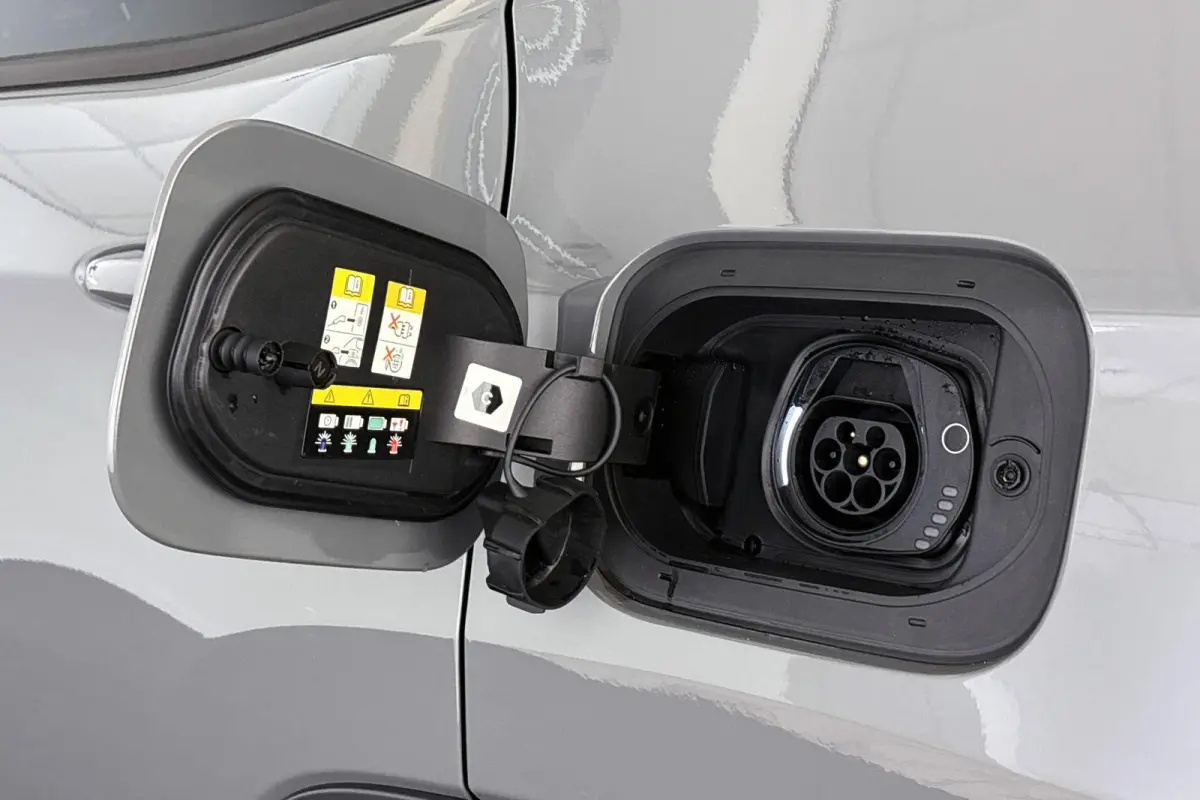 4xe 240 Plug-in Hybrid Trailhawk SOH 94% Trekhaak Achteruitrijcamera