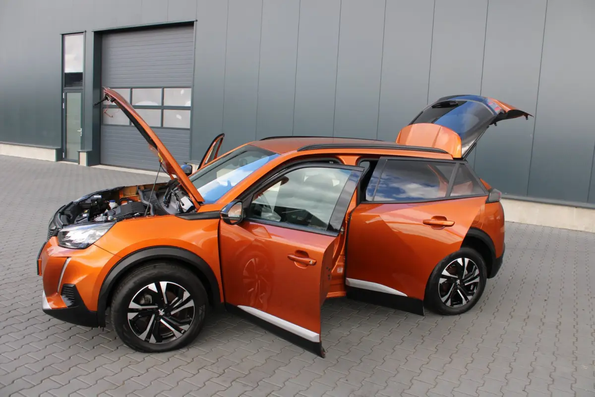 1.2 PureTech Allure Pack Premium Plus NIEUWE BANDEN
