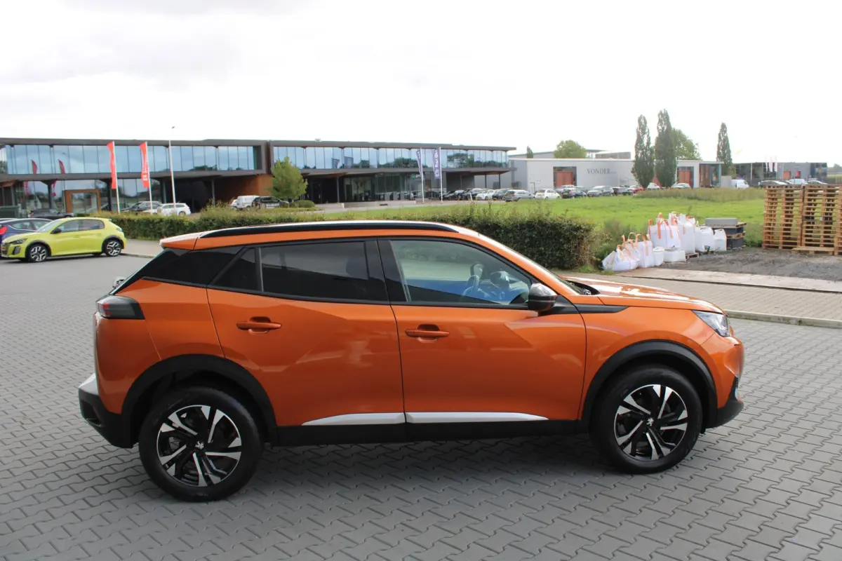 1.2 PureTech Allure Pack Premium Plus NIEUWE BANDEN