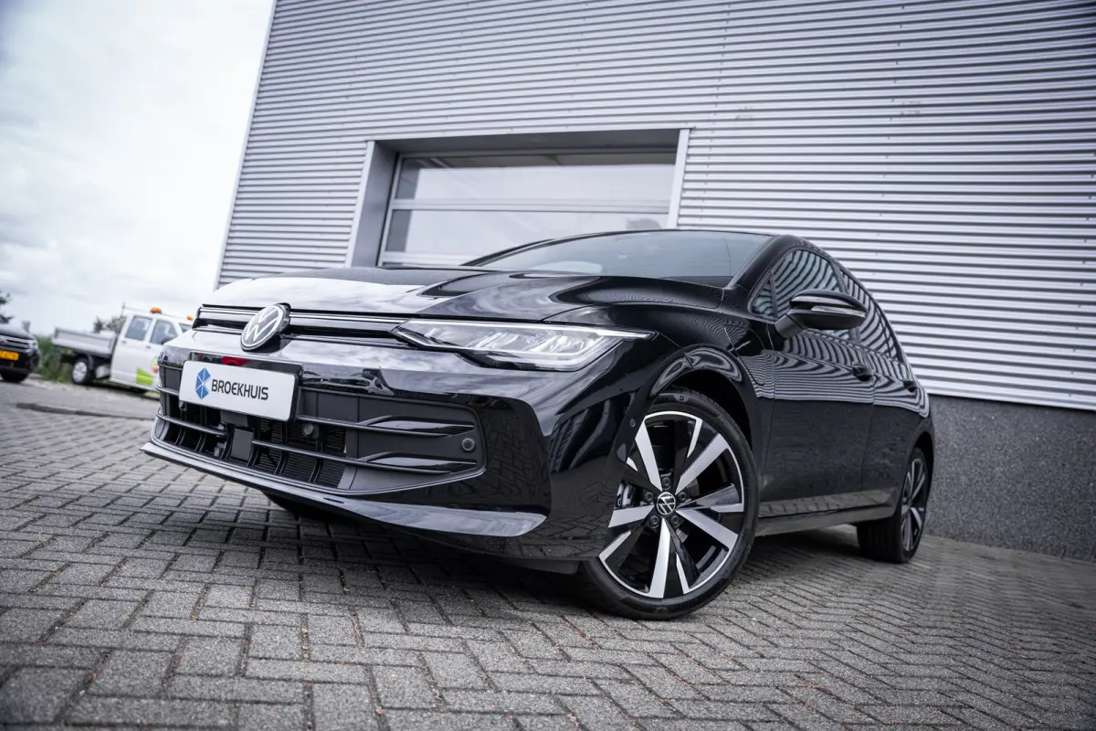 Life Edition eHybrid | 'App-Connect' draadloze smartphone integratie | Achteruitrijcamera (Rear View) | Automatische afstandsregeling (Adaptive Cruise Control)