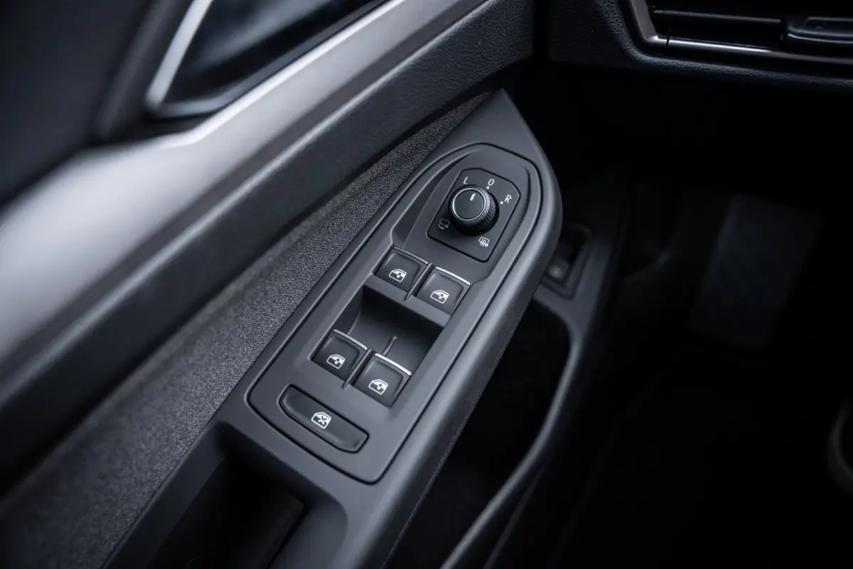 Life Edition eHybrid | 'App-Connect' draadloze smartphone integratie | Achteruitrijcamera (Rear View) | Automatische afstandsregeling (Adaptive Cruise Control)