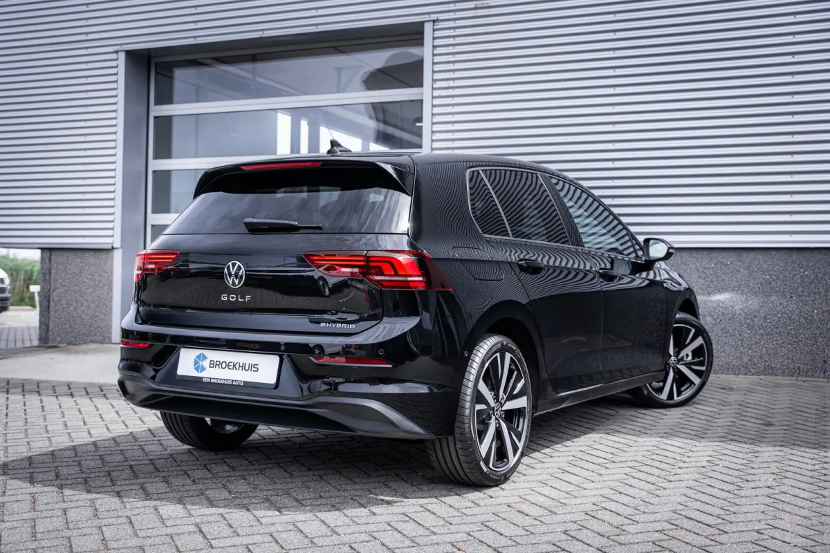 Life Edition eHybrid | 'App-Connect' draadloze smartphone integratie | Achteruitrijcamera (Rear View) | Automatische afstandsregeling (Adaptive Cruise Control)
