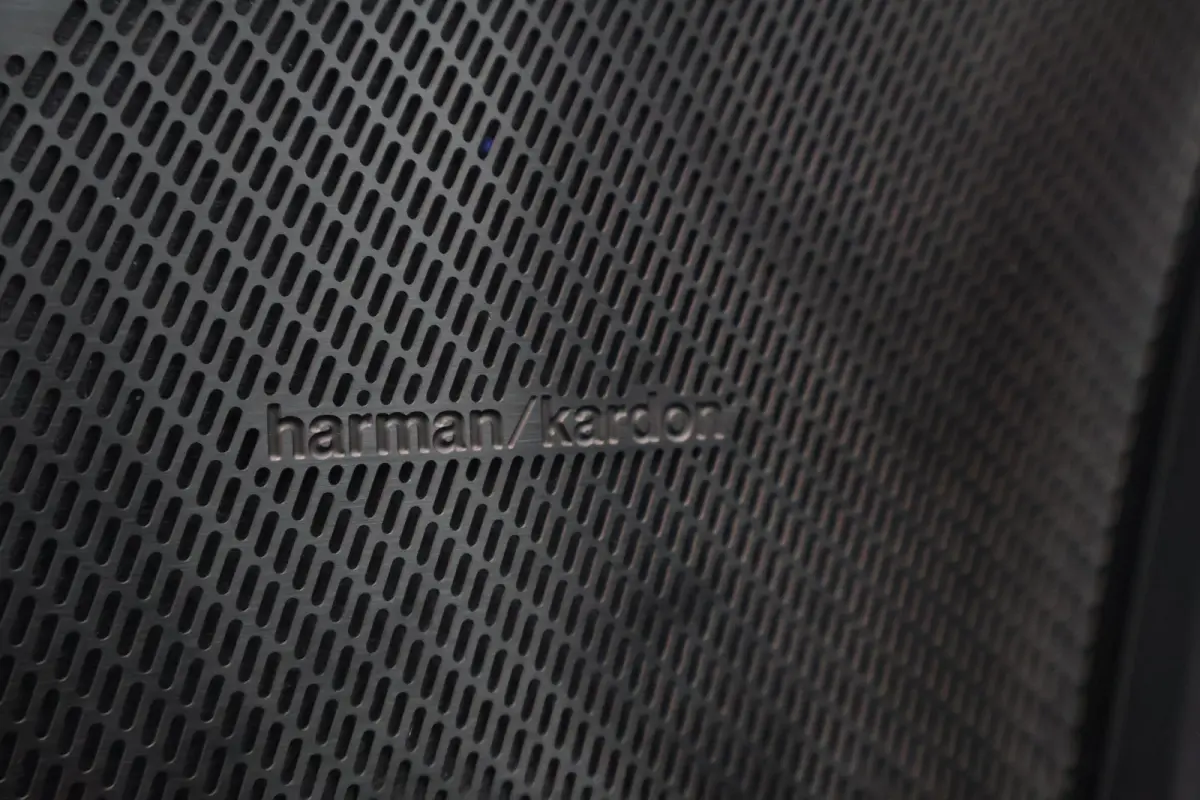 T6 Plus Black Edition | All Seasons | 21" | Pano |