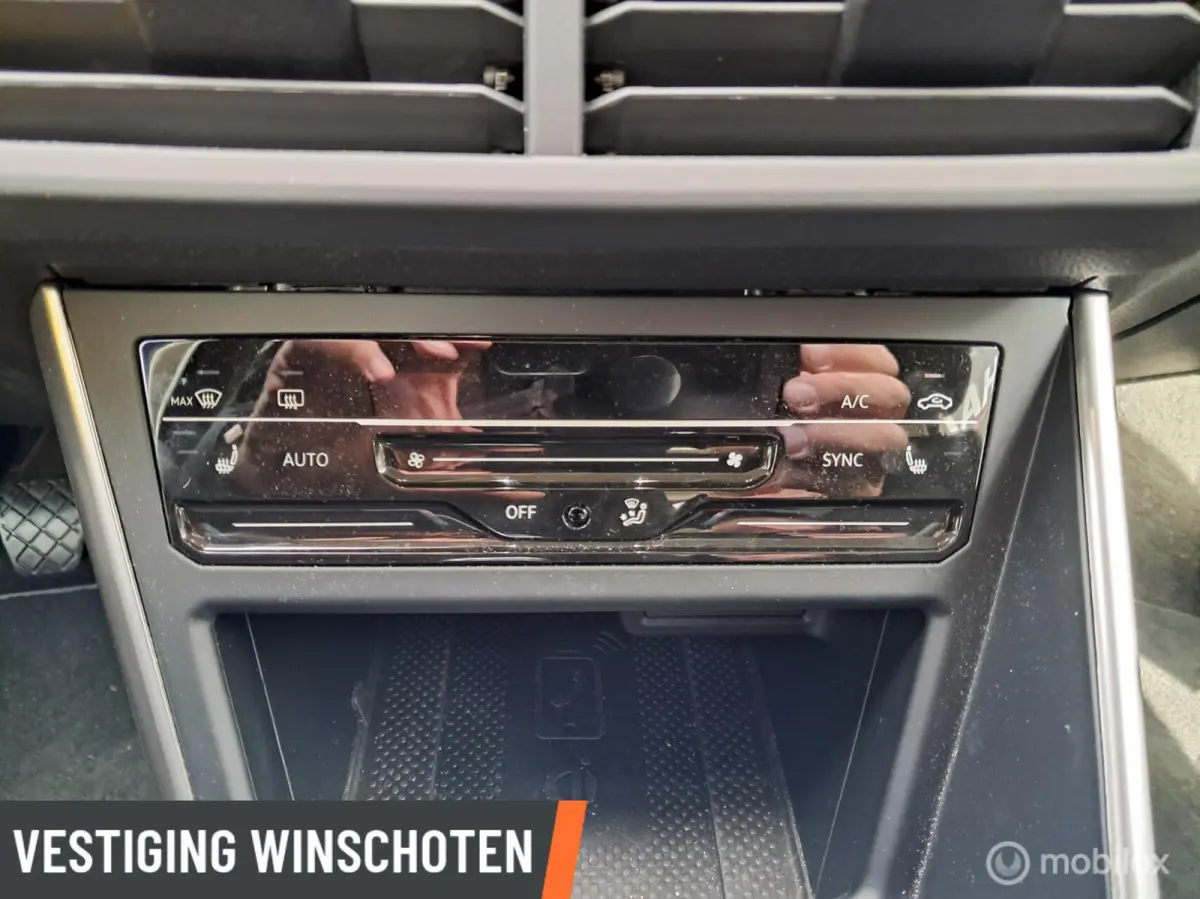 1.0 TSI Life Business met slechts 54.612 km!!