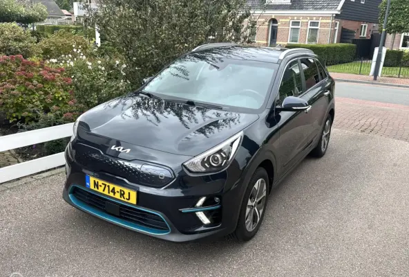DynamicLine 64 kWhv 3-FASE LADEN SOH 100% CARPLAY ACHTERUITRIJ CAMERA STOEL/STUURVERWARMING NETTE AUTO!!