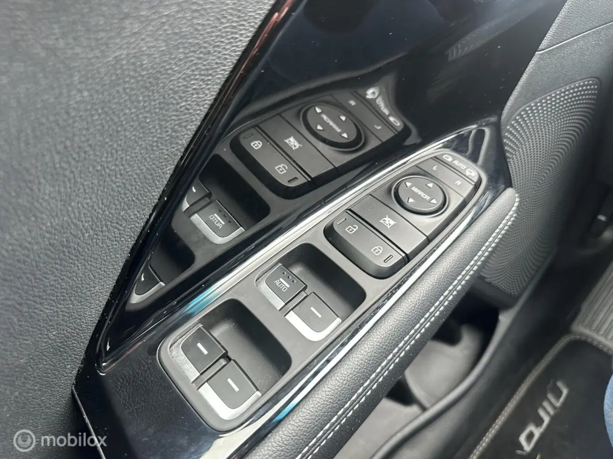 DynamicLine 64 kWhv 3-FASE LADEN SOH 100% CARPLAY ACHTERUITRIJ CAMERA STOEL/STUURVERWARMING NETTE AUTO!!