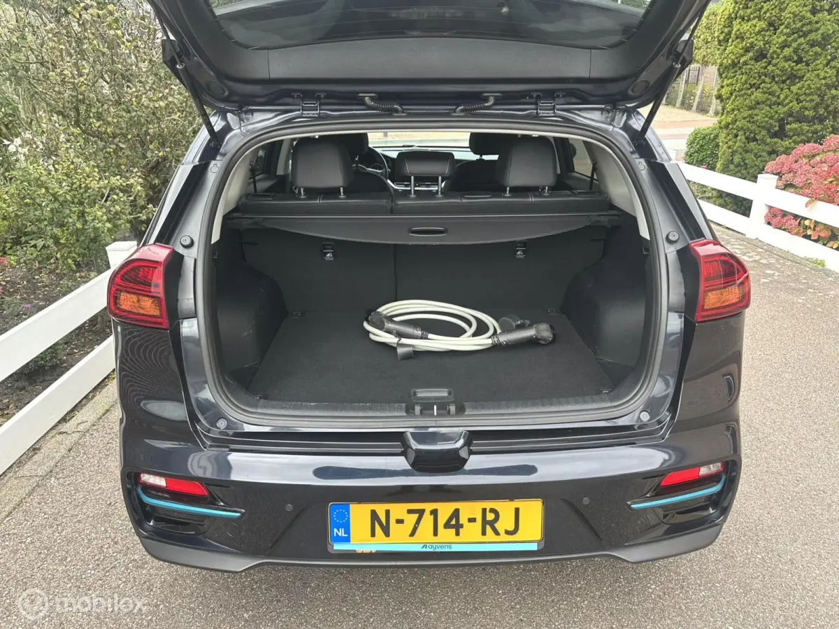 DynamicLine 64 kWhv 3-FASE LADEN SOH 100% CARPLAY ACHTERUITRIJ CAMERA STOEL/STUURVERWARMING NETTE AUTO!!
