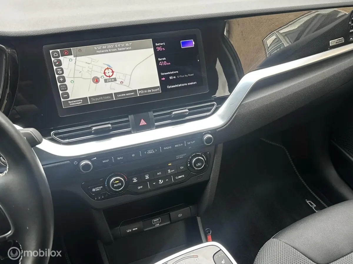 DynamicLine 64 kWhv 3-FASE LADEN SOH 100% CARPLAY ACHTERUITRIJ CAMERA STOEL/STUURVERWARMING NETTE AUTO!!