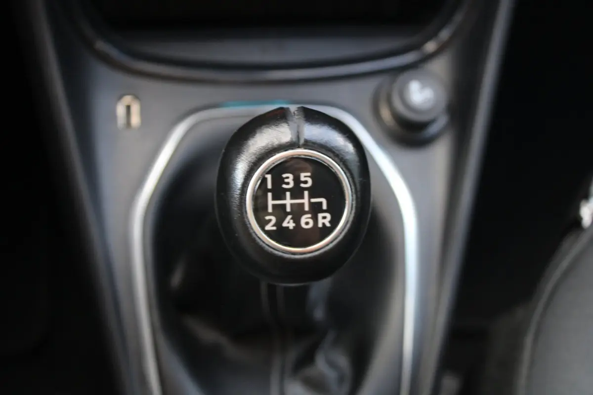 1.0 EcoBoost Mild-Hybrid Titanium Design