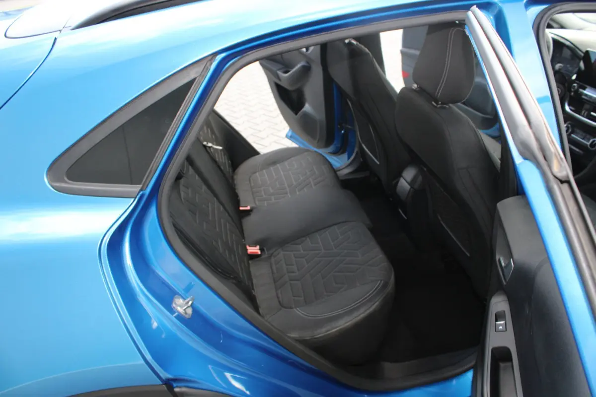 1.0 EcoBoost Mild-Hybrid Titanium Design
