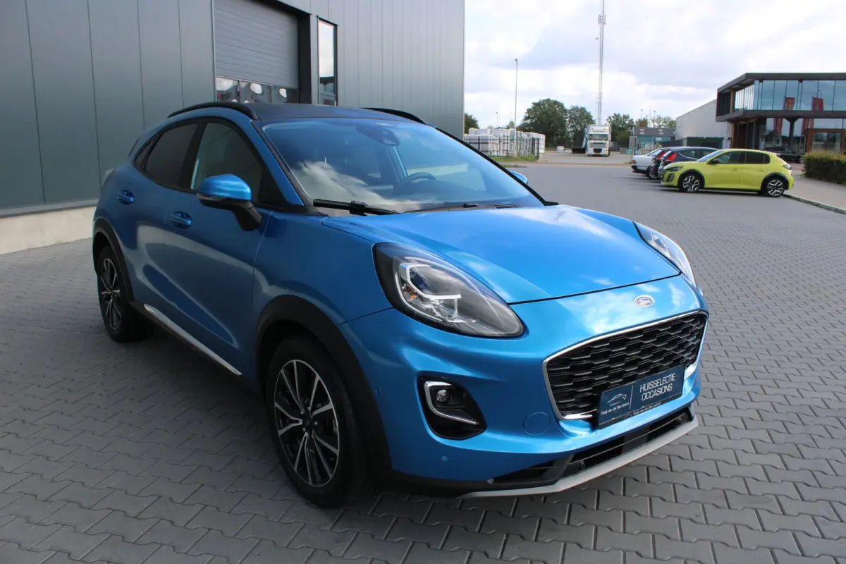 1.0 EcoBoost Mild-Hybrid Titanium Design