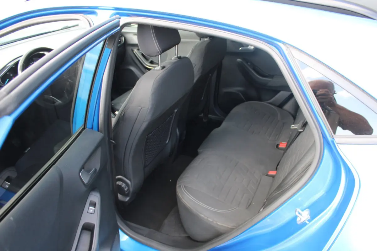 1.0 EcoBoost Mild-Hybrid Titanium Design