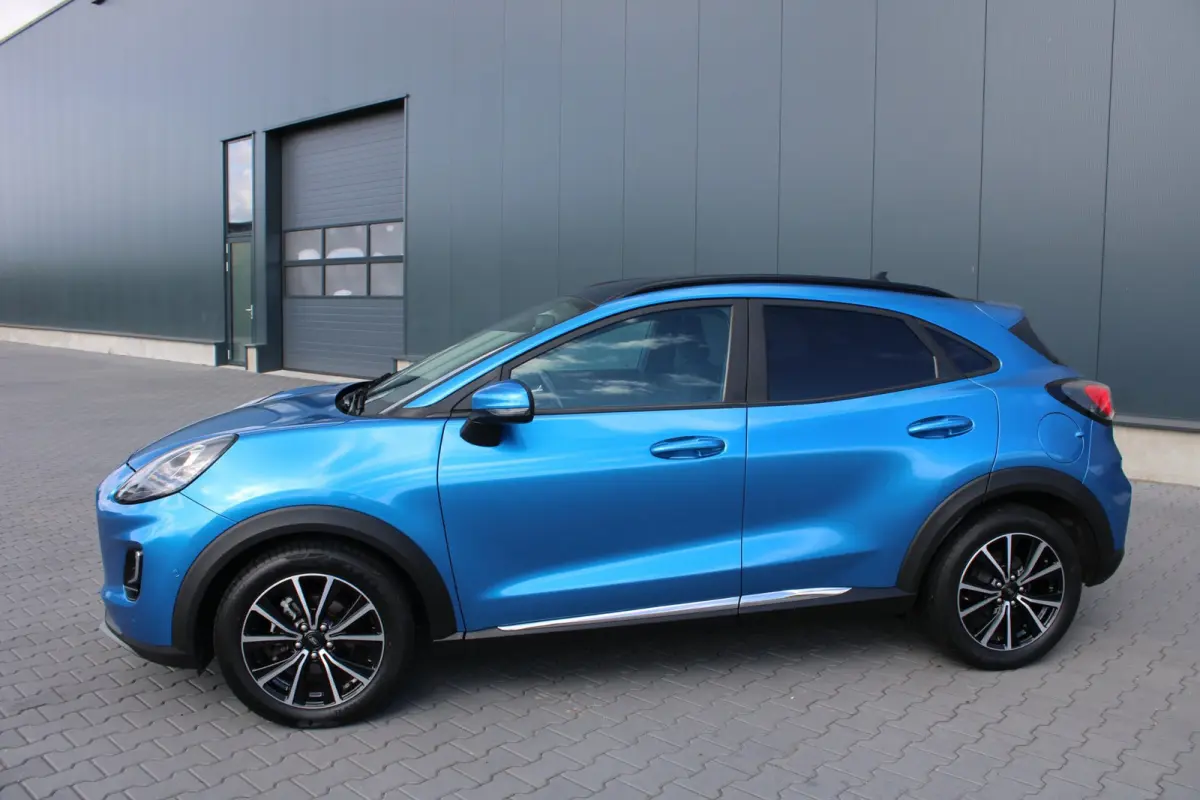 1.0 EcoBoost Mild-Hybrid Titanium Design