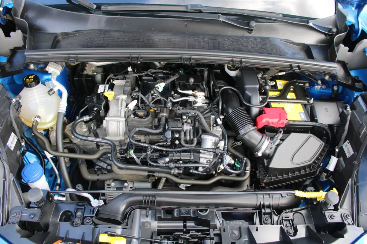1.0 EcoBoost Mild-Hybrid Titanium Design