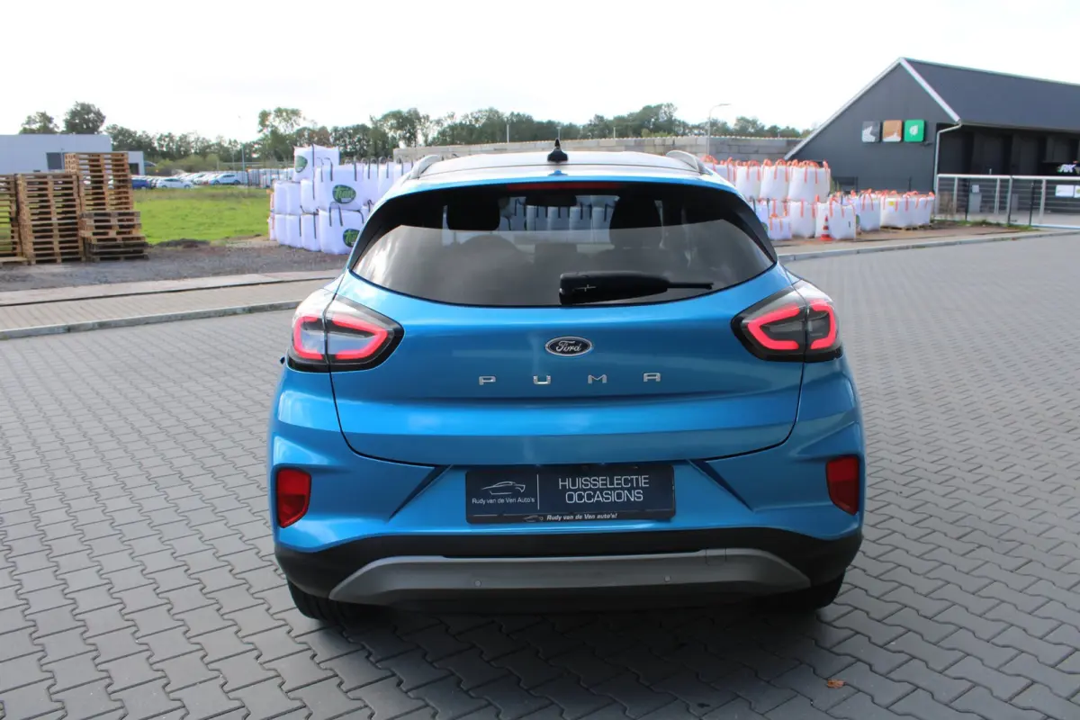 1.0 EcoBoost Mild-Hybrid Titanium Design