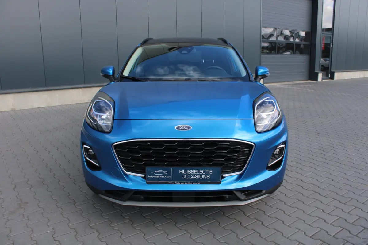 1.0 EcoBoost Mild-Hybrid Titanium Design