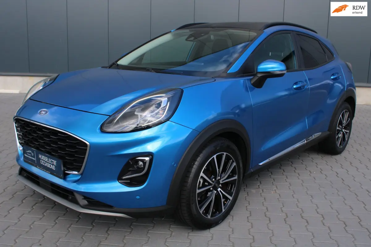 1.0 EcoBoost Mild-Hybrid Titanium Design