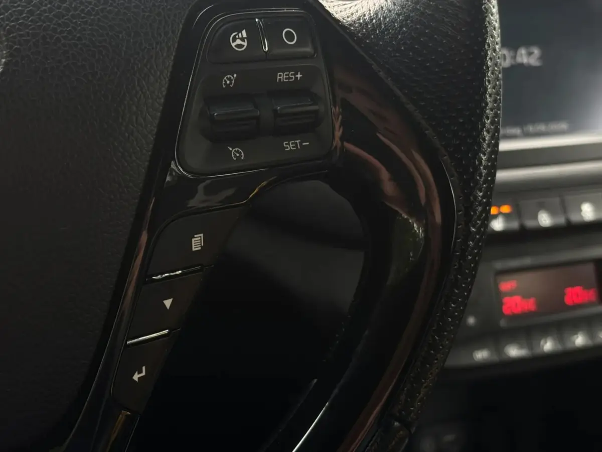 Pro_cee'd 1.0 T-GDi GT-Line (NL-auto, Goed OndH, Navi, Stoel/Stuur Verwarmd, Parkeerhulp, Climate Con, Cruise Con, Etc)