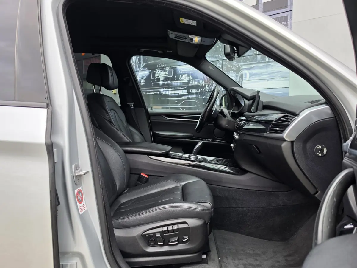xDrive40e M SPORT|BOMVOL|MEMORY|PANO|HEADUP|ACC