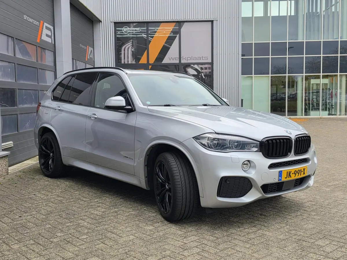 xDrive40e M SPORT|BOMVOL|MEMORY|PANO|HEADUP|ACC