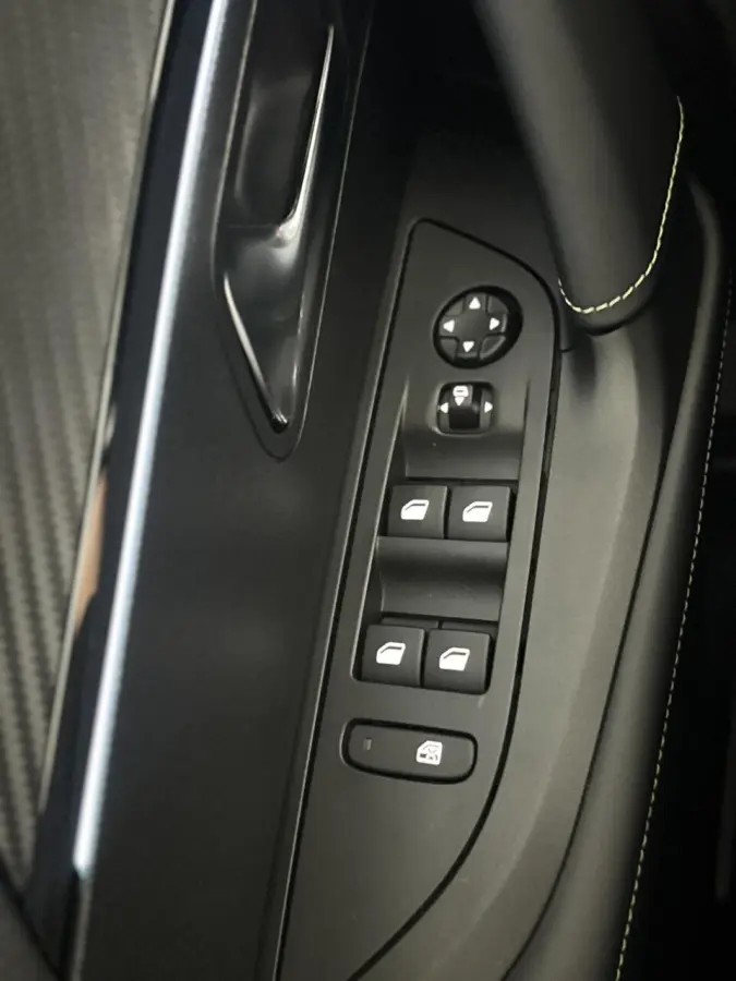 1.2 Pure Tech GT Line|CARPLAY|LANE|360 CAMERA