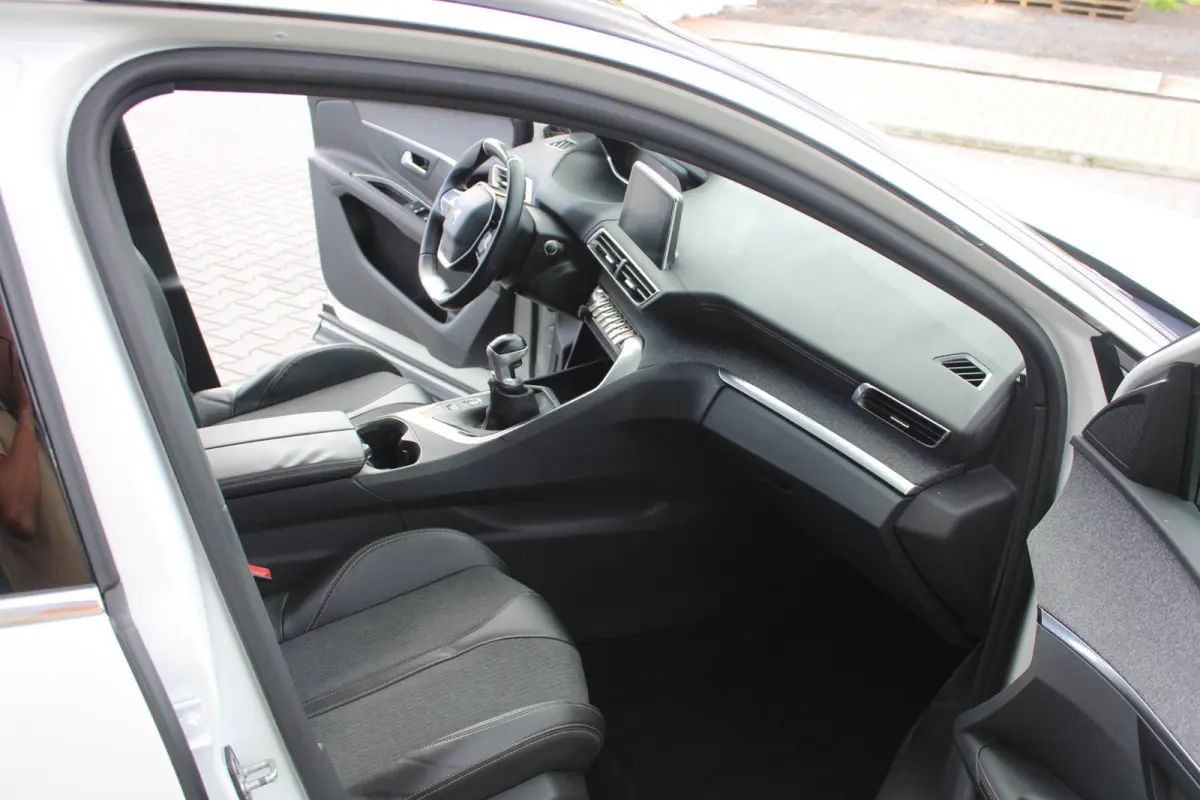 1.2 PureTech GT Line NIEUWE DISTRIBUTIERIEM