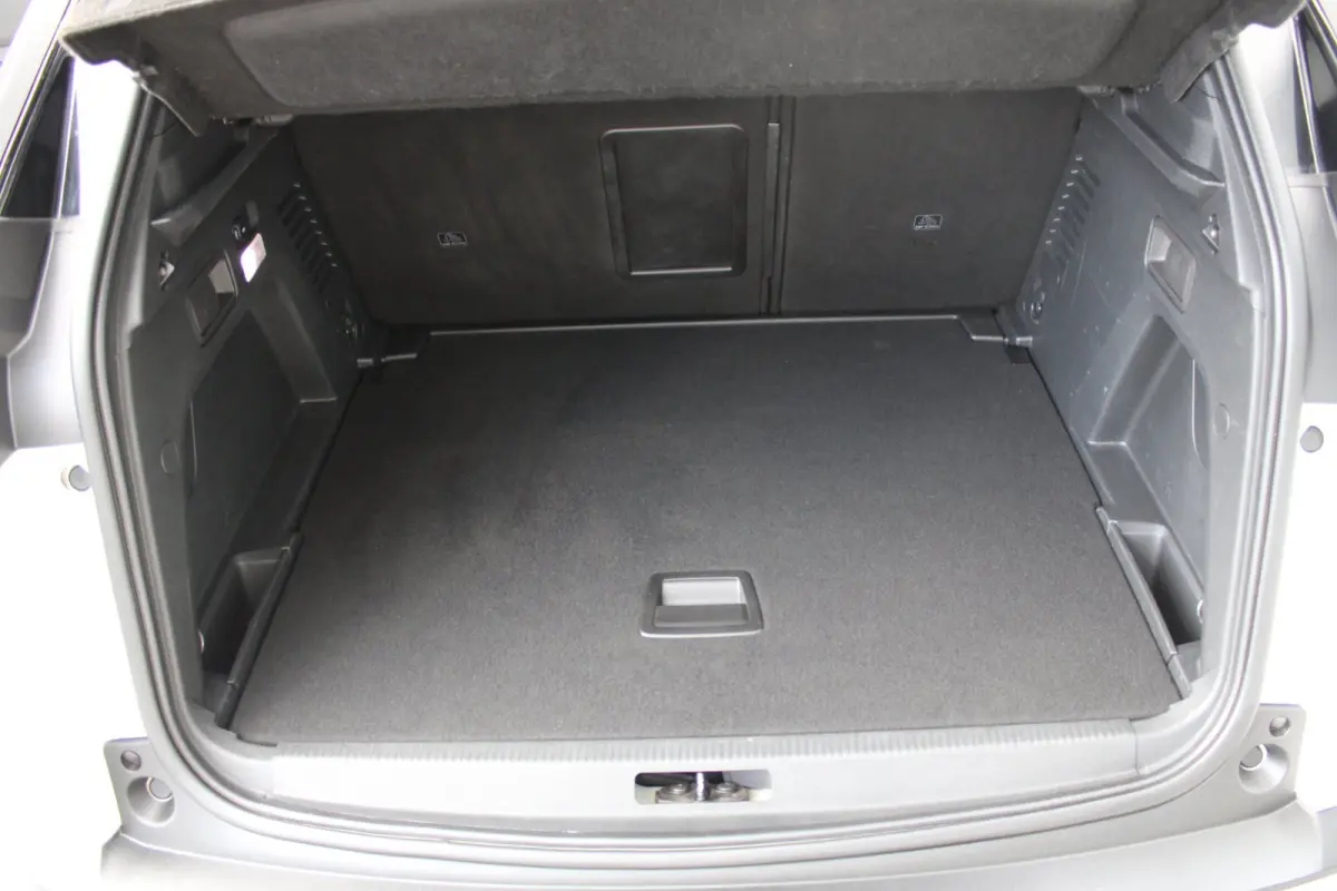 1.2 PureTech GT Line NIEUWE DISTRIBUTIERIEM