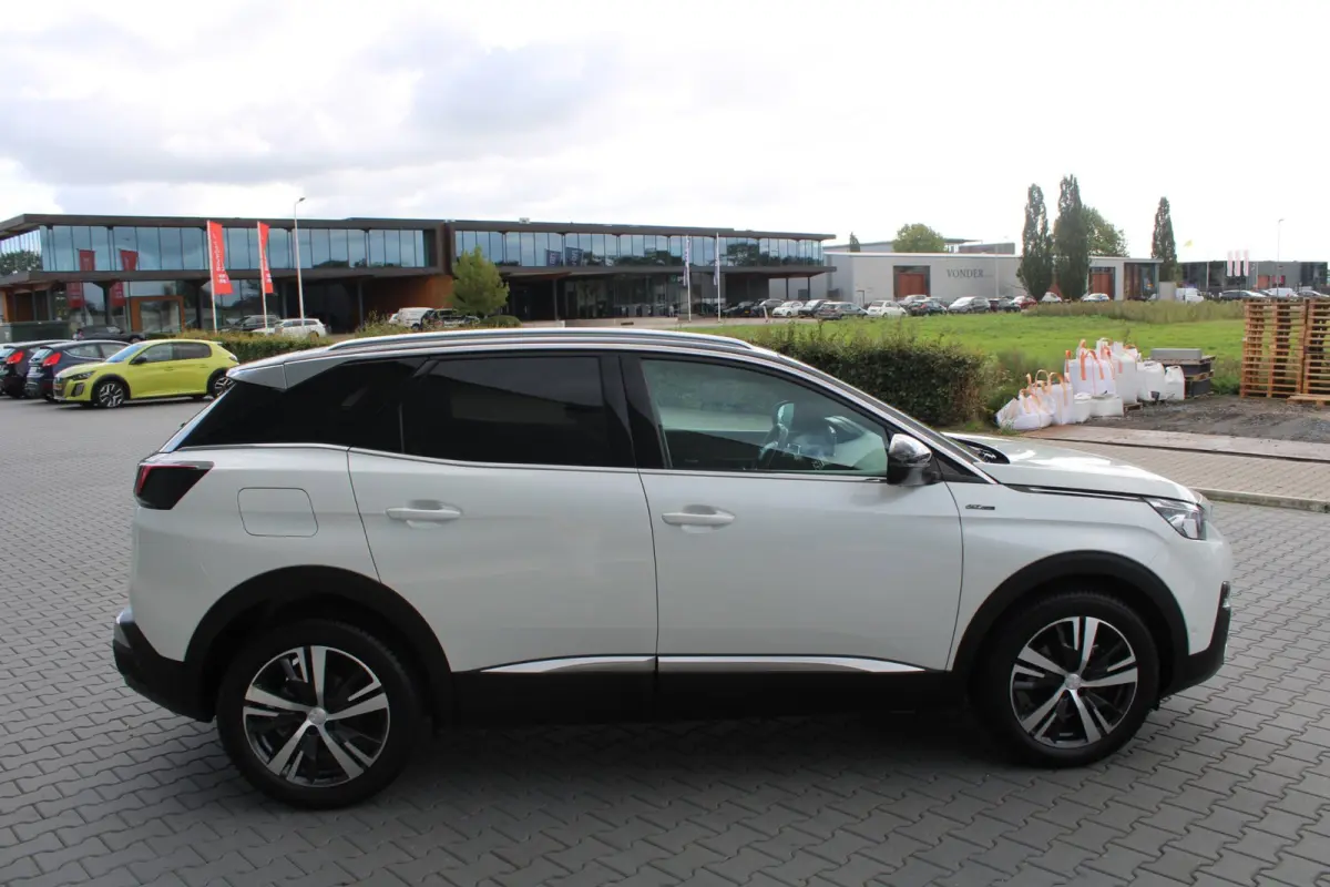 1.2 PureTech GT Line NIEUWE DISTRIBUTIERIEM
