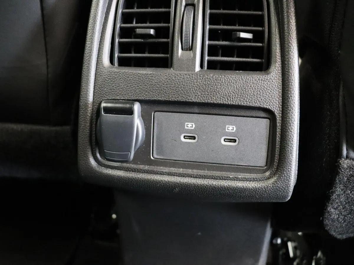 1.6 E-Tech full hybrid 145 techno | Adaptive cruise control | Achteruitrij camera | Climate control | Lichtmetalen velgen 18'' |