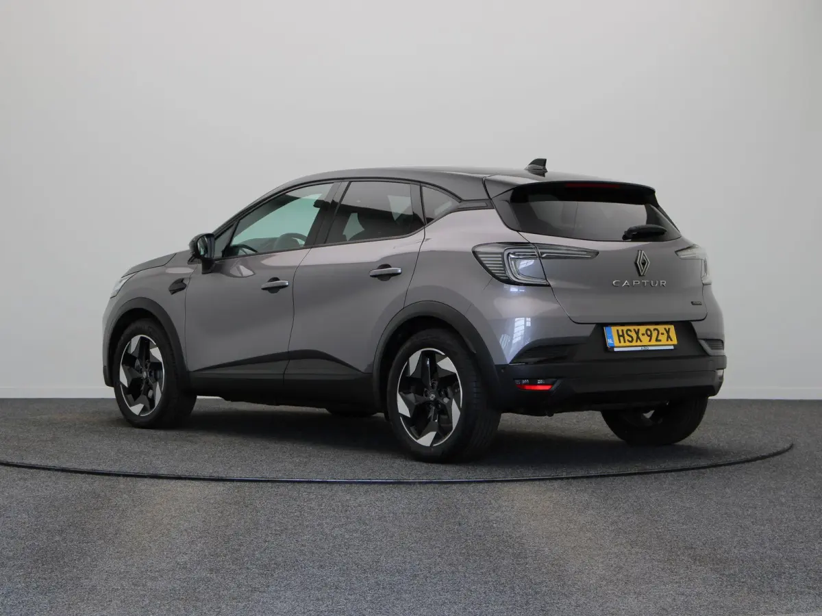 1.6 E-Tech full hybrid 145 techno | Adaptive cruise control | Achteruitrij camera | Climate control | Lichtmetalen velgen 18'' |