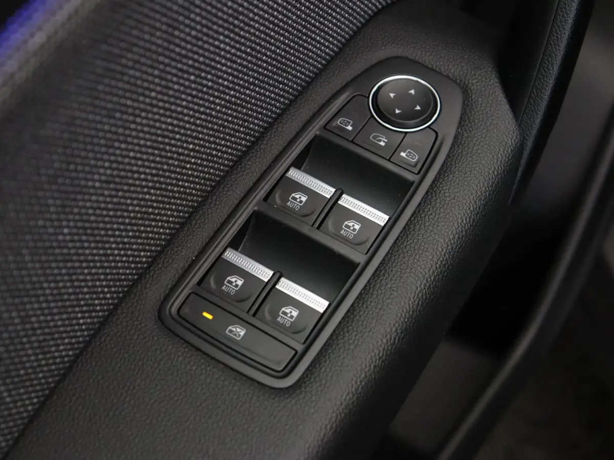 1.6 E-Tech full hybrid 145 techno | Adaptive cruise control | Achteruitrij camera | Climate control | Lichtmetalen velgen 18'' |