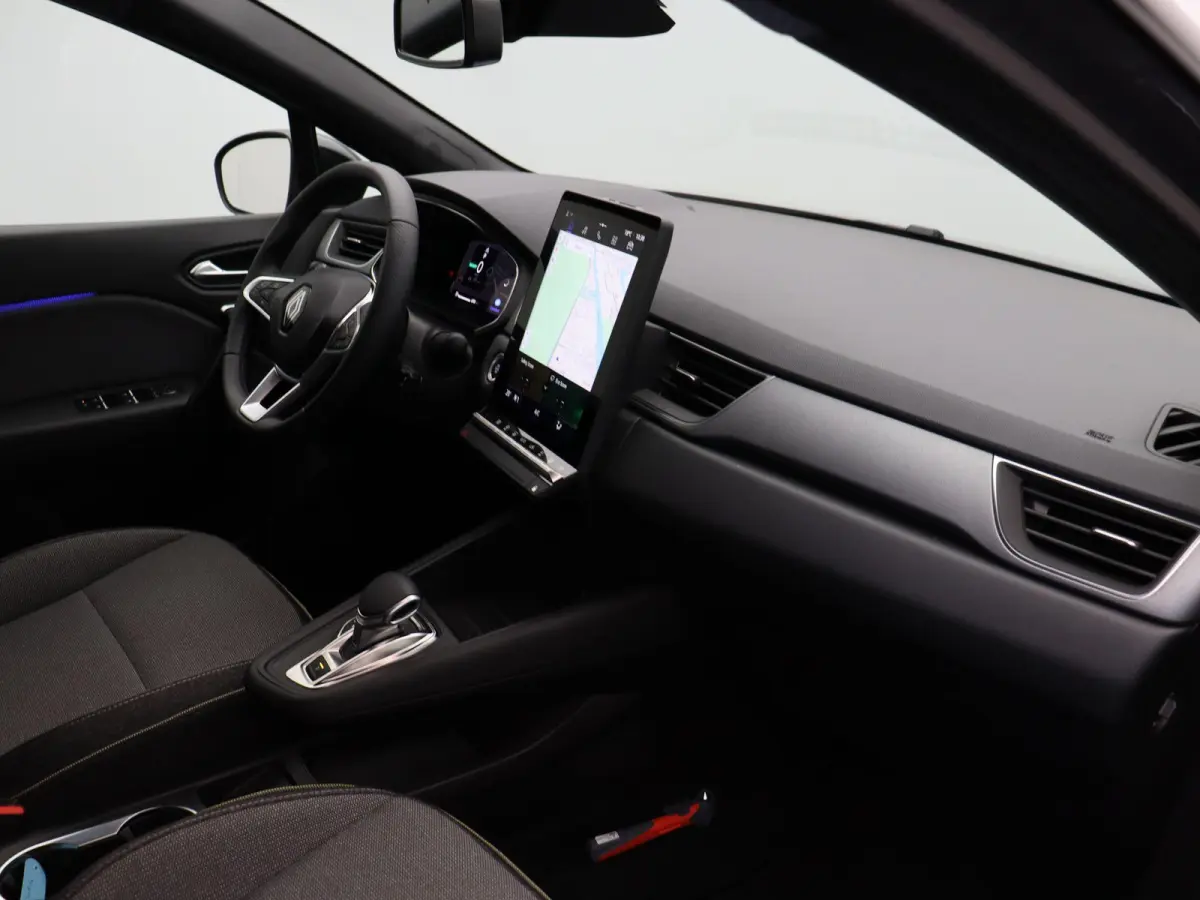 1.6 E-Tech full hybrid 145 techno | Adaptive cruise control | Achteruitrij camera | Climate control | Lichtmetalen velgen 18'' |