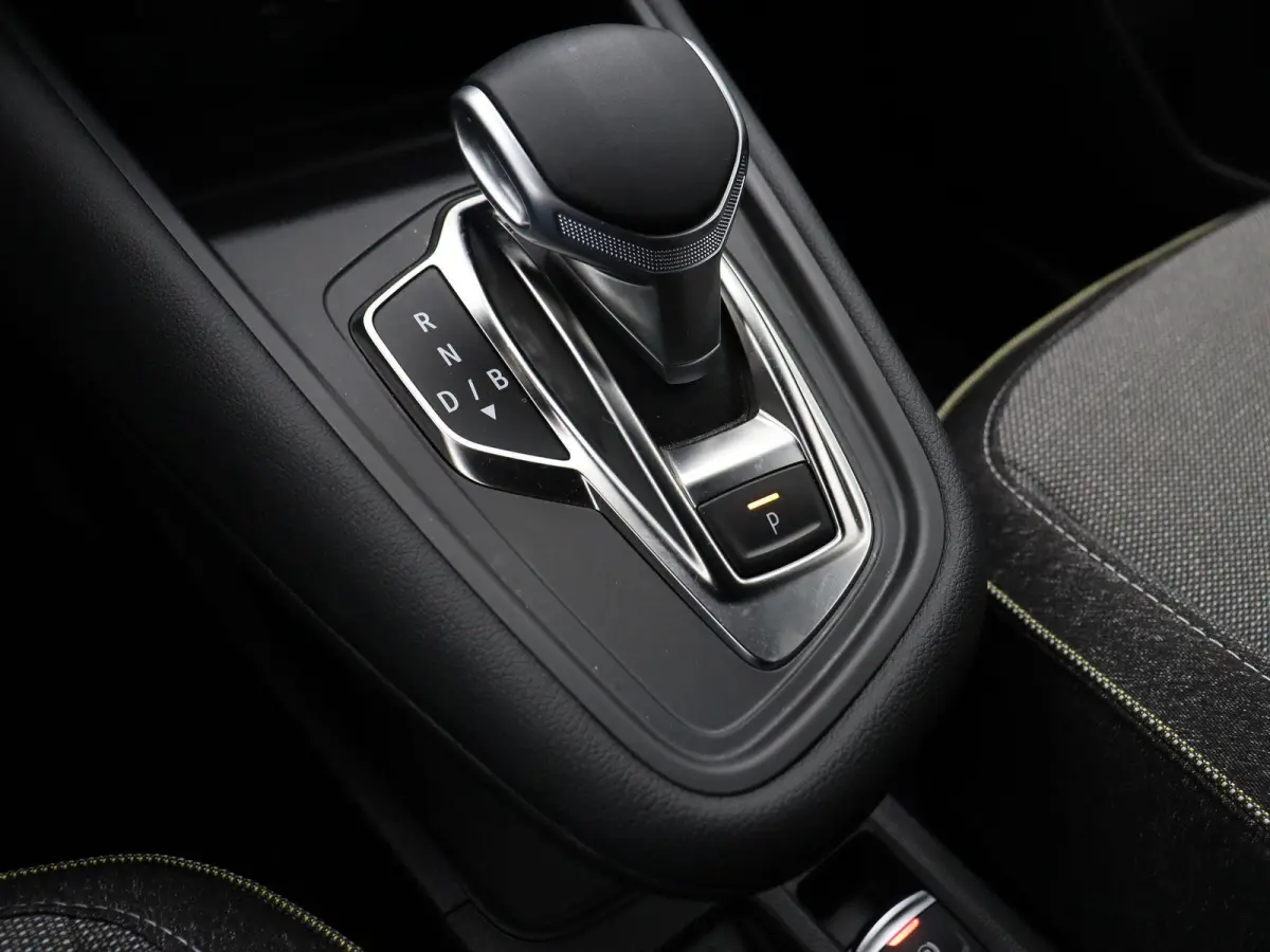1.6 E-Tech full hybrid 145 techno | Adaptive cruise control | Achteruitrij camera | Climate control | Lichtmetalen velgen 18'' |