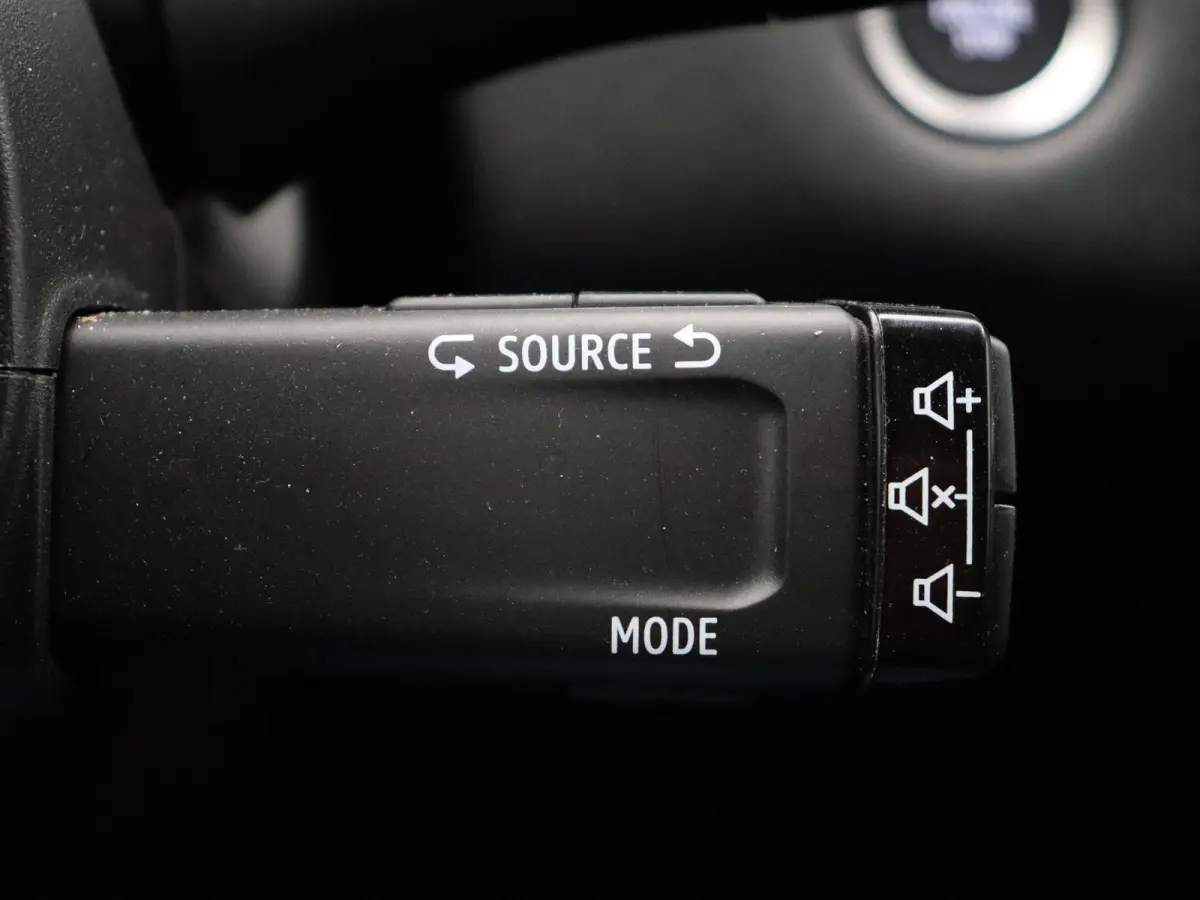 1.6 E-Tech full hybrid 145 techno | Adaptive cruise control | Achteruitrij camera | Climate control | Lichtmetalen velgen 18'' |